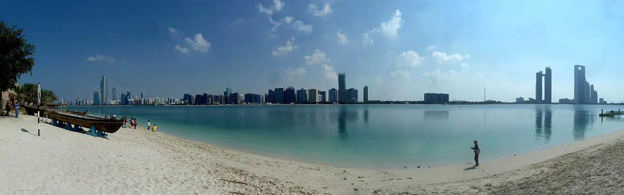 Abu Dhabi - Panorama - Corniche – Skyline - بانوراما - الكورنيش - الأفق