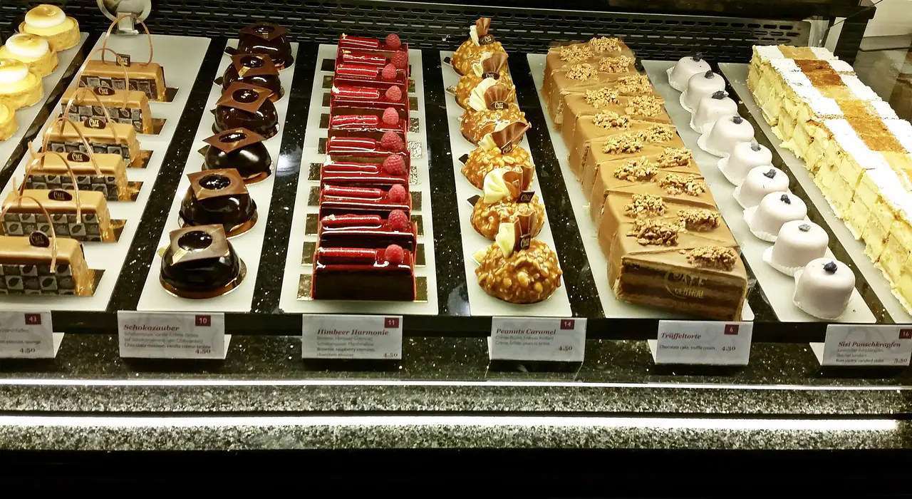Kuchentheke Café Central