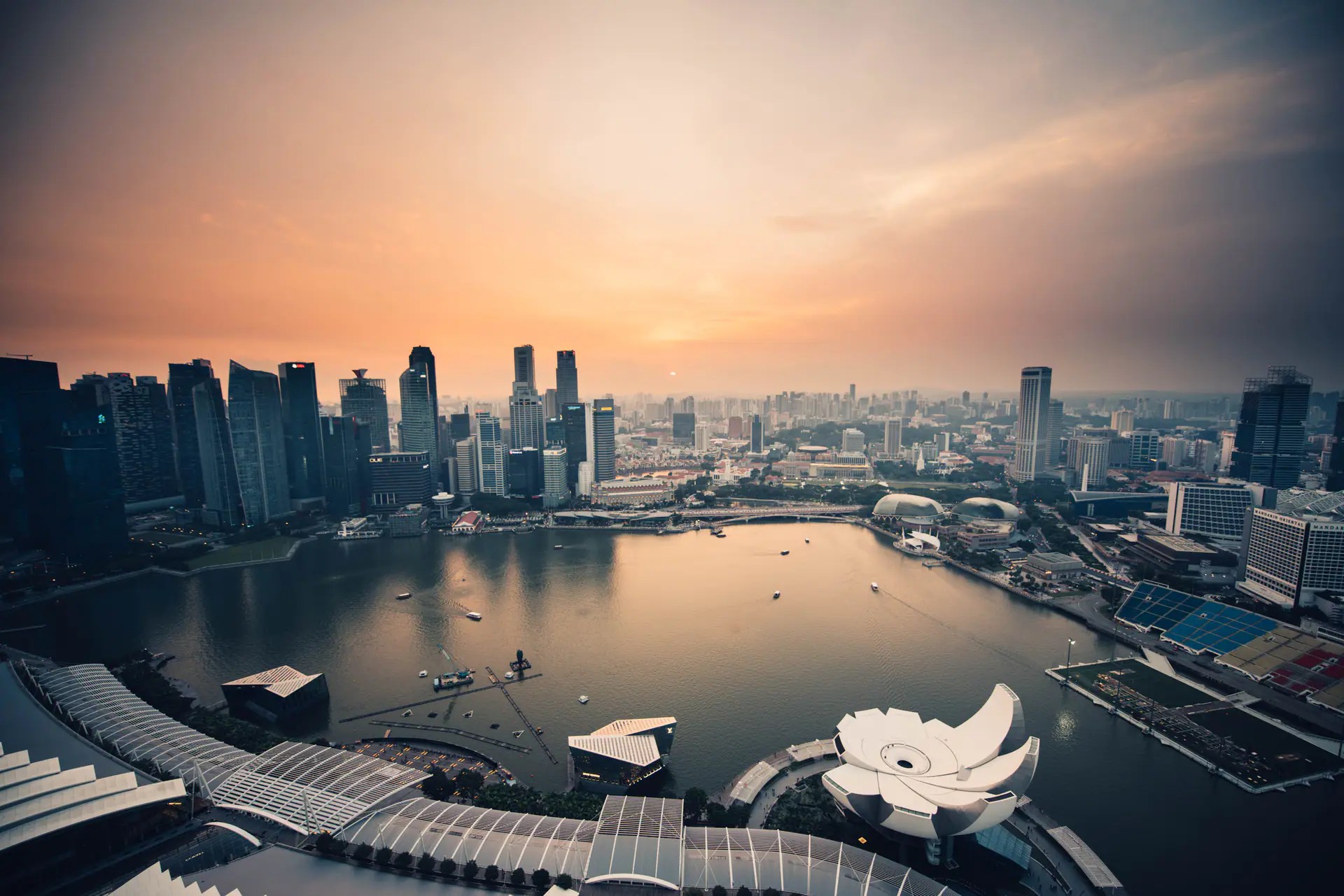 Evening over Singapore marina (Unsplash)